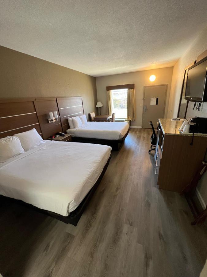 Quality Inn & Suites Near Six Flags - Austell Exteriör bild